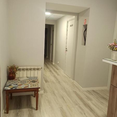 Hostal Ruta De Francia Barcelona Bagian luar foto
