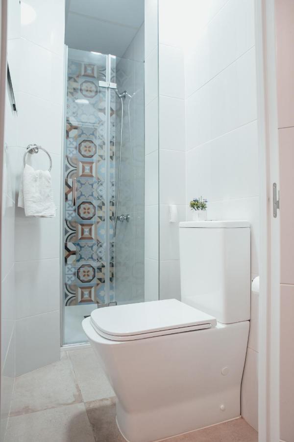 Hostal Ruta De Francia Barcelona Bagian luar foto